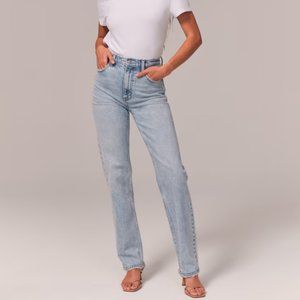 A&F Curve Love Ultra High Rise 90s Straight Jean (Long)